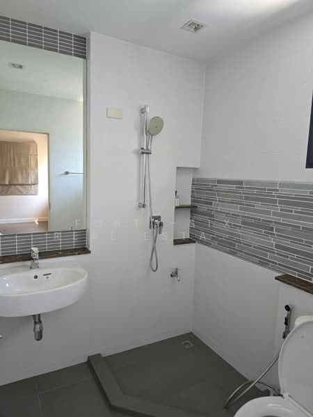 Burasiri Wongwaen-On Nut, Samut Prakan, Soi Kanchanaphisek 39, Kanchanaphisek Road, Rachathewa, Bang Plee, Samut Prakan, 5 Bedrooms, 400 sqm, Single Detached House For Rent, by Forty-Six Real Estate Group, 500368851 - DDproperty.com