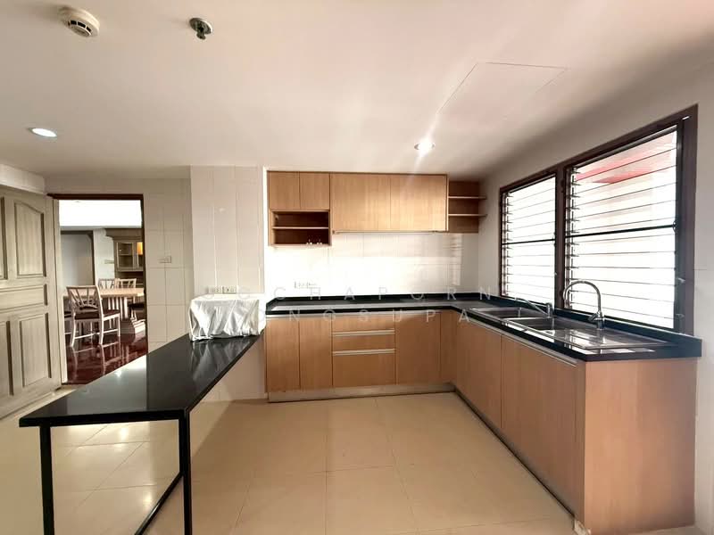 Sethiwan Mansion Sukhumvit 49, Bangkok, Soi Sukhumvit 49, Khlong Tan Nua, Watthana, Bangkok, 3 Bedrooms, 325 sqm, Condo For Rent, by Gochaporn Fongsupa, 500368885 - DDproperty.com