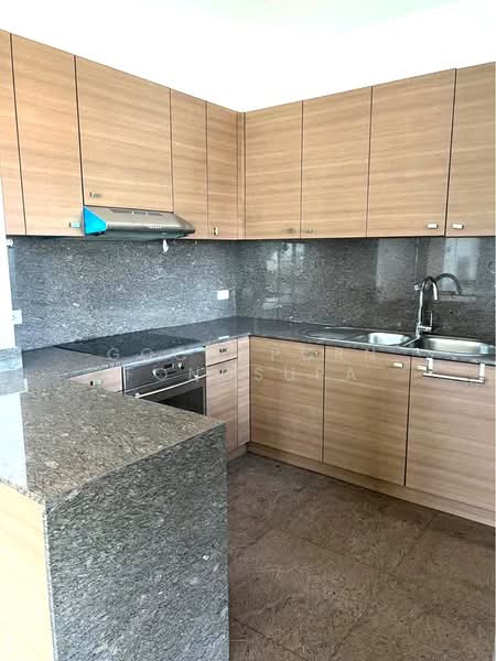 Baan Rom Yen Ekkamai 2, Bangkok, 9 Ekkamai 2 Alley, Lane 1, Phra Kanong Nua, Watthana, Bangkok, 3 Bedrooms, 210 sqm, Condo For Rent, by Gochaporn Fongsupa, 500368890 - DDproperty.com