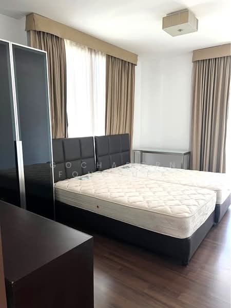 Baan Rom Yen Ekkamai 2, Bangkok, 9 Ekkamai 2 Alley, Lane 1, Phra Kanong Nua, Watthana, Bangkok, 3 Bedrooms, 210 sqm, Condo For Rent, by Gochaporn Fongsupa, 500368890 - DDproperty.com