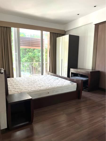 Baan Rom Yen Ekkamai 2, Bangkok, 9 Ekkamai 2 Alley, Lane 1, Phra Kanong Nua, Watthana, Bangkok, 3 Bedrooms, 210 sqm, Condo For Rent, by Gochaporn Fongsupa, 500368890 - DDproperty.com