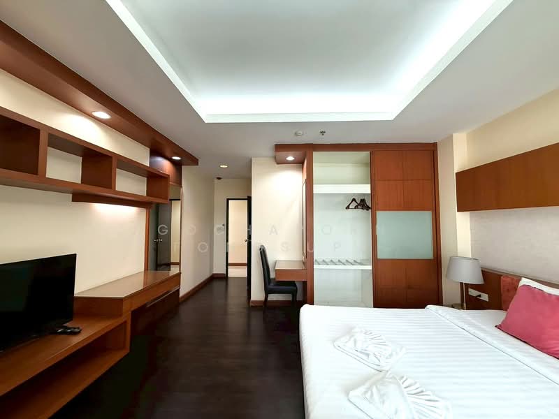 42 Grand Residence, Bangkok, 24 Soi Sukhumvit 42, Phra Kanong, Khlong Toei, Bangkok, 3 Bedrooms, 230 sqm, Condo For Rent, by Gochaporn Fongsupa, 500368928 - DDproperty.com