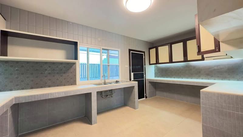 บ้านให้เช่า – ใกล้โรงเรียนนานาชาตินครพายัพ เพียง 5 นาที ค่าเช่า 30,000 บาท / เดือน No.4H181, Chiang Mai, Chang Phuak, Muang Chiang Mai, Chiang Mai, 3 Bedrooms, 200 sqm, Single Detached House For Rent, by กัน, 500368946 - DDproperty.com