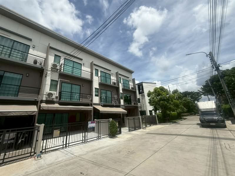 Baan Klang Muang Srinakarin – Onnut, Bangkok, 174 Soi On Nut 70/1, Prawet, Bangkok, 3 Bedrooms, 150 sqm, Townhouse For Sale, by คุณ กัญพิชา ชูกลิ่น (ฝ้าย), 500368988 - DDproperty.com