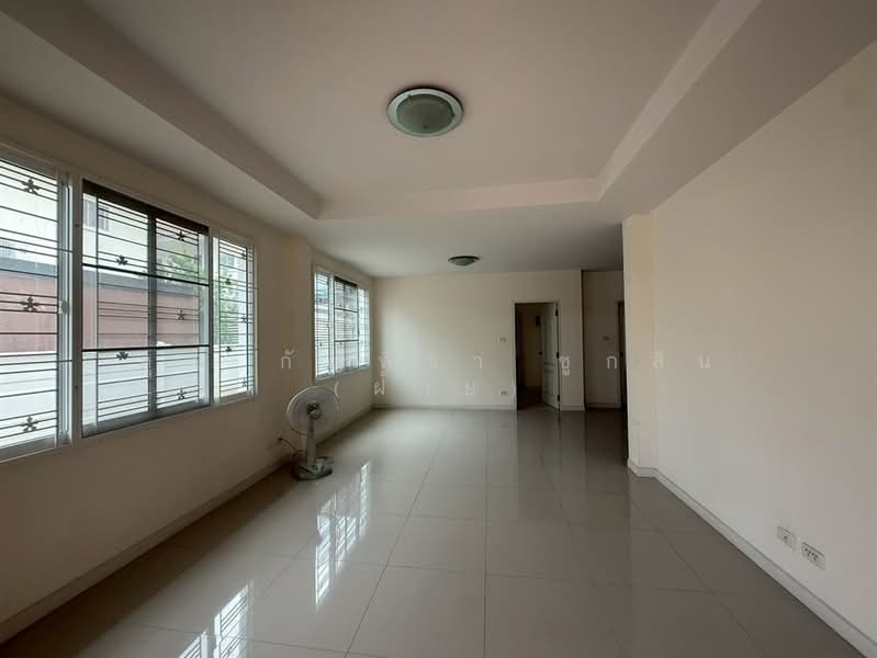 บ้านอาภากร 3 (Baan Apakorn 3) พุทธมณฑล, Nakhon Pathom, ถนนพุทธมณฑลสาย4, Salaya, Phuttha Mon Thon, Nakhon Pathom, 5 Bedrooms, 280 sqm, Single Detached House For Sale, by คุณ กัญพิชา ชูกลิ่น (ฝ้าย), 500368992 - DDproperty.com