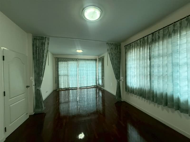 บ้านอาภากร 3 (Baan Apakorn 3) พุทธมณฑล, Nakhon Pathom, ถนนพุทธมณฑลสาย4, Salaya, Phuttha Mon Thon, Nakhon Pathom, 5 Bedrooms, 280 sqm, Single Detached House For Sale, by คุณ กัญพิชา ชูกลิ่น (ฝ้าย), 500368992 - DDproperty.com