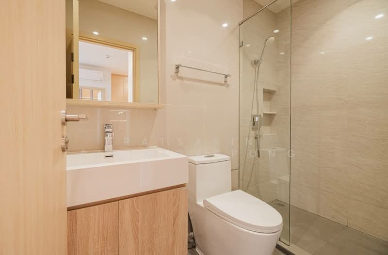 Maru Ekkamai 2, Bangkok, 70-5 Sukhumvit 63 Road, Phra Kanong Nua, Watthana, Bangkok, 2 Bedrooms, 60 sqm, Condo For Rent, by Ratsarin Sirinipaspong, 500368994 - DDproperty.com