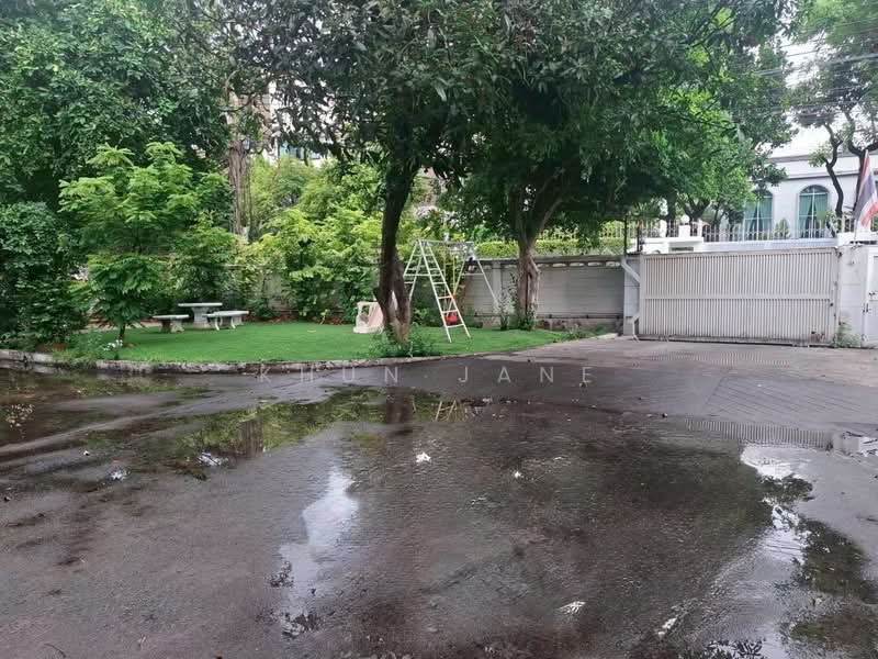 Detached House for Rent in Phrom Phong (SPSJP423), Bangkok, สุขุมวิท49, Khlong Tan Nua, Watthana, Bangkok, 3 Bedrooms, 500 sqm, Single Detached House For Rent, by Khun Jane, 500369023 - DDproperty.com