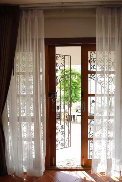 For Rent: Newly Renovated 2-Storey Detached House in Town in Town (SPSSR259), Bangkok, ทาวน์อินทาวน์, Phlapphla, Wang Thonglang, Bangkok, 2 Bedrooms, 160 sqm, Single Detached House For Rent, by Khun Poon, 500369031 - DDproperty.com