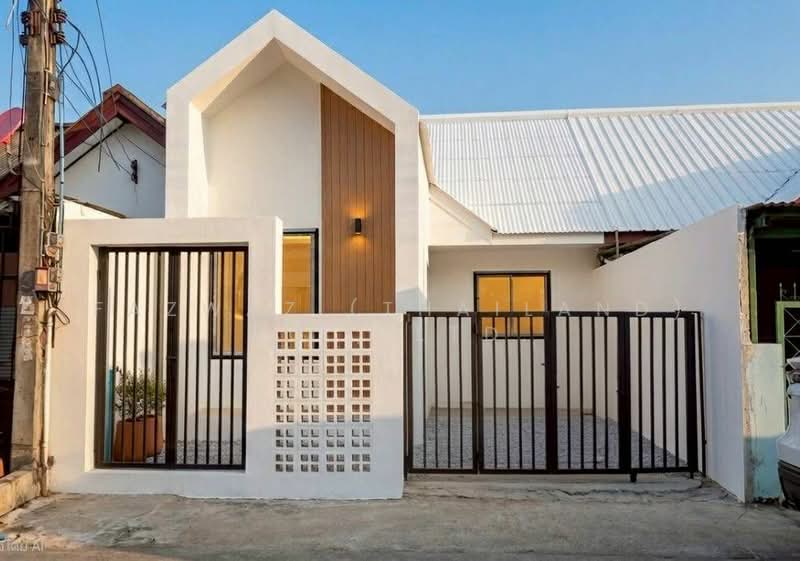 Newly Renovated 2BR Townhome Near Bangkok Hospital, Chiang Mai Investment, Chiang Mai, Nong Pa Krang, Muang Chiang Mai, Chiang Mai, 2 Bedrooms, 92 sqm, Townhouse For Sale, by Fazwaz (Thailand) Co., Ltd., 500369061 - DDproperty.com