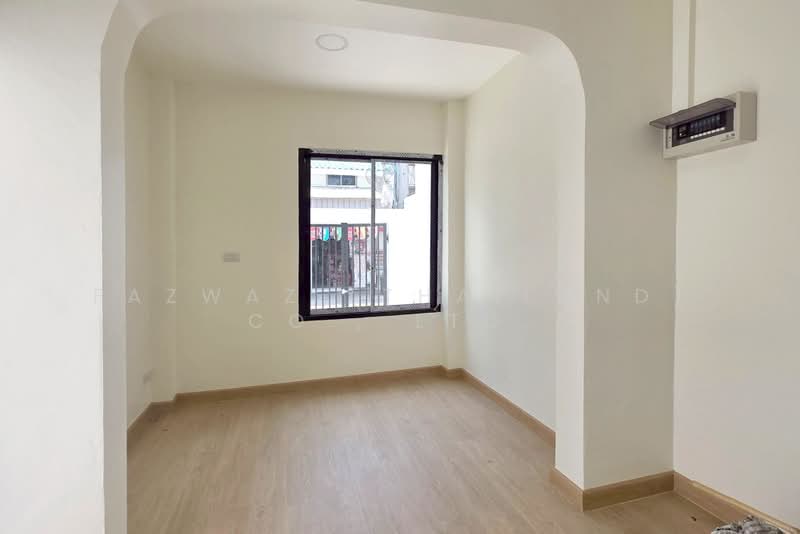 Newly Renovated 2BR Townhome Near Bangkok Hospital, Chiang Mai Investment, Chiang Mai, Nong Pa Krang, Muang Chiang Mai, Chiang Mai, 2 Bedrooms, 92 sqm, Townhouse For Sale, by Fazwaz (Thailand) Co., Ltd., 500369061 - DDproperty.com