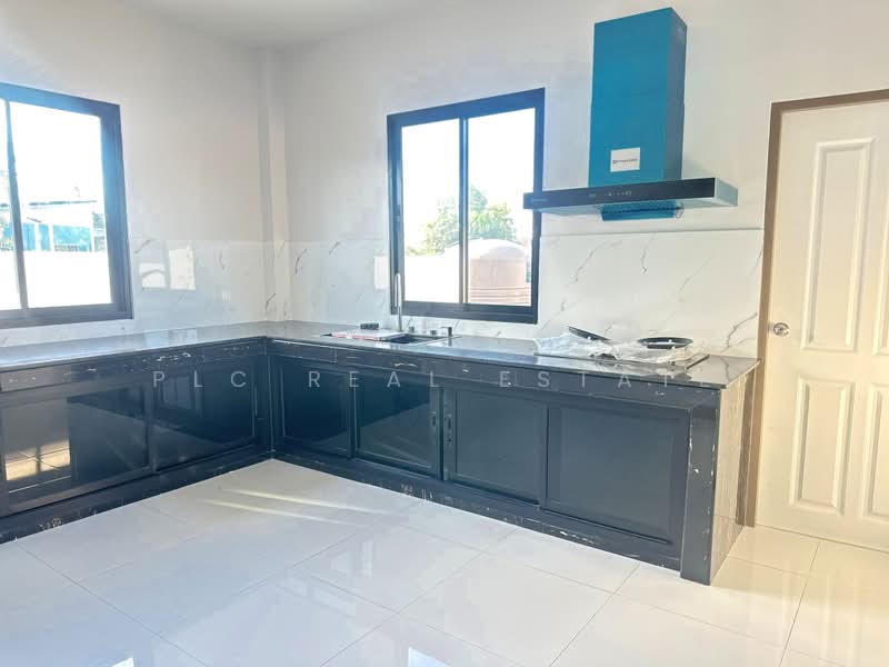 Luxury Pool Villa for Sale Mabprachan Lake East Pattaya, Chon Buri (Pattaya), Bang Lamung, Bang Lamung (Pattaya), Chon Buri (Pattaya), 4 Bedrooms, 290 sqm, Single Detached House For Sale, by PLC real estate, 500369129 - DDproperty.com