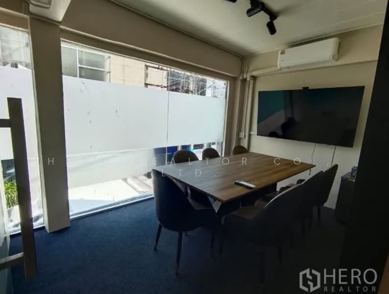 For rent Shophouse 500 sqm in Khlong Tan Nuea, Watthana, Bangkok BTS Thonglor HRE00551, Bangkok, Khlong Tan Nua, Watthana, Bangkok, , 560 sqm, Shophouse For Rent, by Hero Realtor Co., Ltd., 500369163 - DDproperty.com