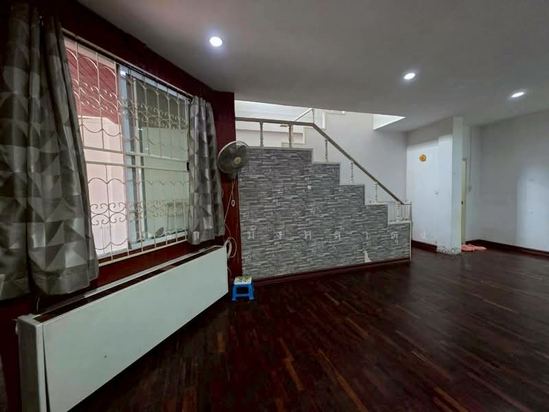 ทาวน์โฮม 3 ชั้น โครงการบ้านเกษมสันต์ 1, Bangkok, Lat Phrao, Bangkok, 5 Bedrooms, 250 sqm, Townhouse For Sale, by มุกดา มังคลาดุง, 500369171 - DDproperty.com