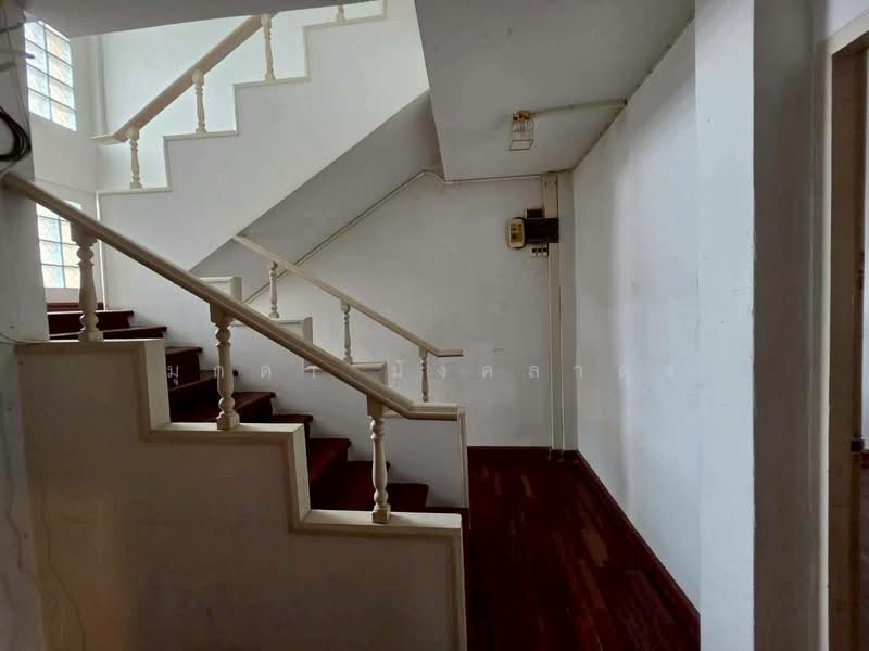 ทาวน์โฮม 3 ชั้น โครงการบ้านเกษมสันต์ 1, Bangkok, Lat Phrao, Bangkok, 5 Bedrooms, 250 sqm, Townhouse For Sale, by มุกดา มังคลาดุง, 500369171 - DDproperty.com