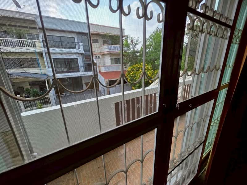 ทาวน์โฮม 3 ชั้น โครงการบ้านเกษมสันต์ 1, Bangkok, Lat Phrao, Bangkok, 5 Bedrooms, 250 sqm, Townhouse For Sale, by มุกดา มังคลาดุง, 500369171 - DDproperty.com