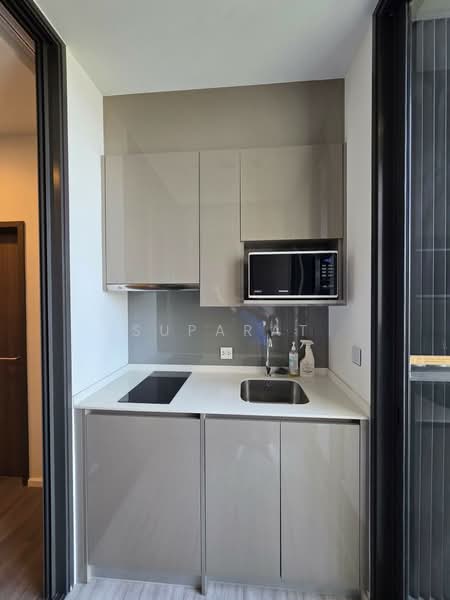 Whizdom Essence, Bangkok, 5 Piyabutr 1 Alley, Bang Chak, Phra Khanong, Bangkok, 1 Bedroom, 34 sqm, Condo For Rent, by suparat, 500369188 - DDproperty.com
