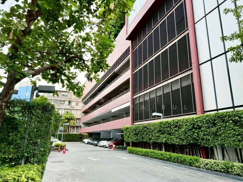 Wyne Sukhumvit, Bangkok, 1120 Sukhumvit Road, Phra Kanong, Khlong Toei, Bangkok, 1 Bedroom, 35 sqm, Condo For Sale, by CHAWALIT KONGSAKPAIBUL, 500369198 - DDproperty.com