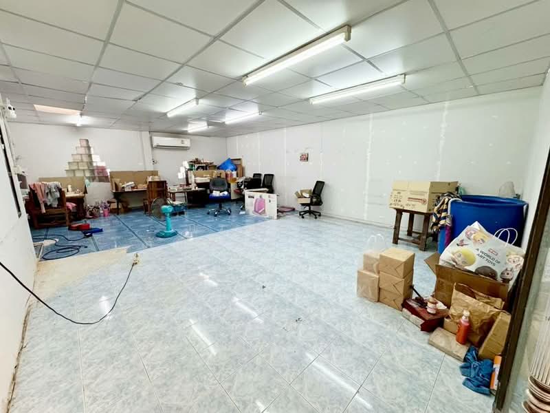 ขาย ทาวน์เฮ้าส์ หมู่บ้านบัวทอง 4 หลังมุม บ้านกล้วย-ไทรน้อย, Nonthaburi, Bang Khu Rat, Bang Bua Thong, Nonthaburi, 4 Bedrooms, 90 sqm, Townhouse For Sale, by กรณวัสส์ กัณฑวัสส์วงส์, 500369215 - DDproperty.com