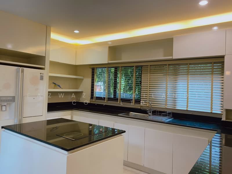 Rare 5BR House for Rent Near Lanna Hospital, Chang Phueak Chiang Mai, Chiang Mai, Chang Phuak, Muang Chiang Mai, Chiang Mai, 5 Bedrooms, 300 sqm, Single Detached House For Rent, by Fazwaz (Thailand) Co., Ltd., 500369237 - DDproperty.com
