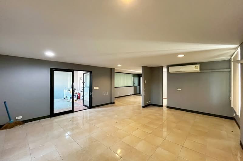 ซอยวชิรธรรมสาธิต 52, Bangkok, Bang Chak, Phra Khanong, Bangkok, 3 Bedrooms, 200 sqm, Single Detached House For Sale, by คุณเดย์, 500369283 - DDproperty.com