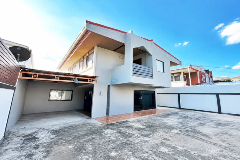 ซอยวชิรธรรมสาธิต 52, Bangkok, Bang Chak, Phra Khanong, Bangkok, 3 Bedrooms, 200 sqm, Single Detached House For Sale, by คุณเดย์, 500369283 - DDproperty.com