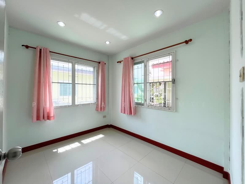 Buathong Thani, Nonthaburi, Soi Buathong Thani Village, Bang Bua Thong, Nonthaburi, 3 Bedrooms, 120 sqm, Townhouse For Sale, by Punpapa Rassamee, 500369292 - DDproperty.com