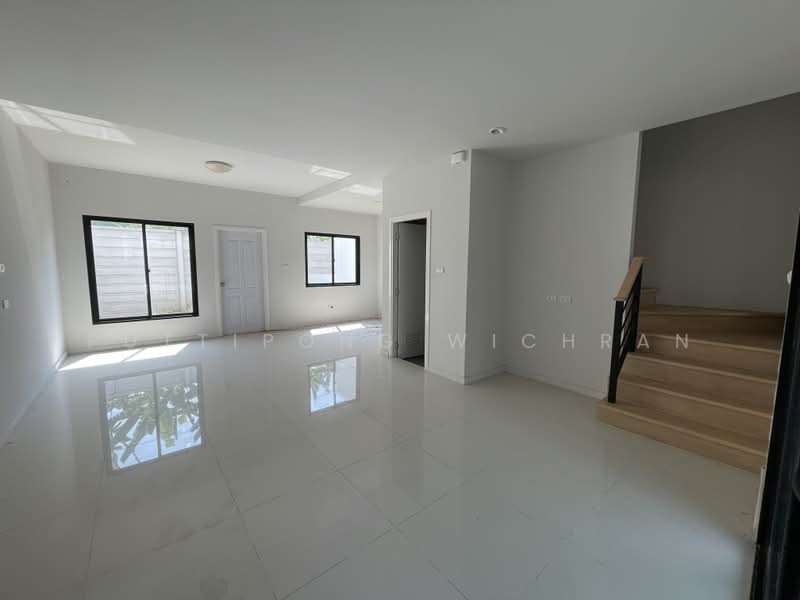 S Gate Town Ratchaphruek-345, Nonthaburi, Road 345, Lam Pho, Bang Bua Thong, Nonthaburi, 3 Bedrooms, 111 sqm, Townhouse For Sale, by Puttipong Wichran, 500369327 - DDproperty.com
