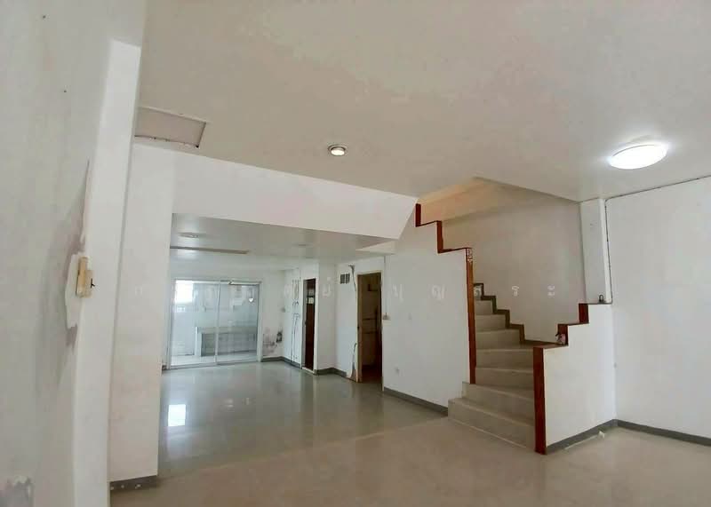 Ruenrudee Village : หมู่บ้านรื่นฤดี รามคำแหง 180, Bangkok, รามคำแหง 180, Min Buri, Bangkok, 3 Bedrooms, 130 sqm, Townhouse For Sale, by กรกฤตย์ บุญสระ, 500369343 - DDproperty.com