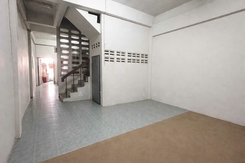 ทาวน์เฮ้าส์ ถนนธราธิบดี 8, Surat Thani, Tha Kham, Phunphin, Surat Thani, 2 Bedrooms, 72 sqm, Townhouse For Sale, by ERA Thailand, 500369348 - DDproperty.com