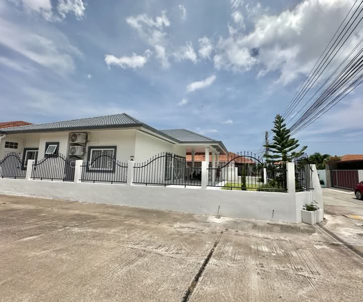หมู่บ้านเอกมงคล 4/1, Chon Buri (Pattaya), Bang Lamung, Bang Lamung (Pattaya), Chon Buri (Pattaya), 3 Bedrooms, 150 sqm, Single Detached House For Sale, by HOME Real Estate Service, 500369364 - DDproperty.com