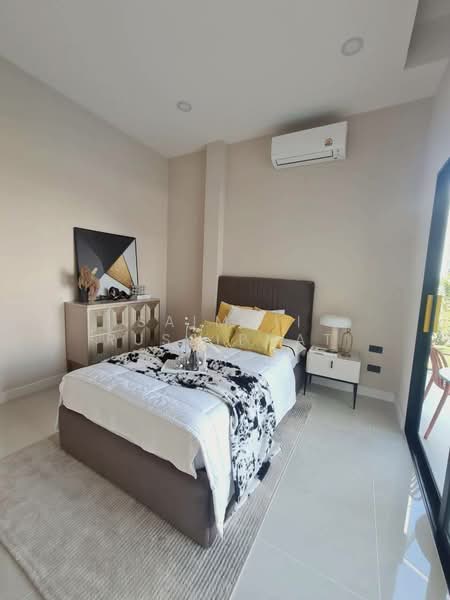 Thamber Private Pool Villa, Chon Buri (Pattaya), Huai Yai, Bang Lamung (Pattaya), Chon Buri (Pattaya), 4 Bedrooms, 342 sqm, Semi-Detached House (Twin House) For Sale, by Saimaii Russiphat, 500369383 - DDproperty.com