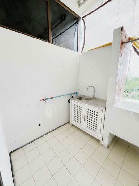 Country Complex Bangna, Bangkok, Sanpawut Road, Bang Na, Bangkok, Studio, 39 sqm, Condo For Sale, by Veera Sawatrangsri, 500369385 - DDproperty.com