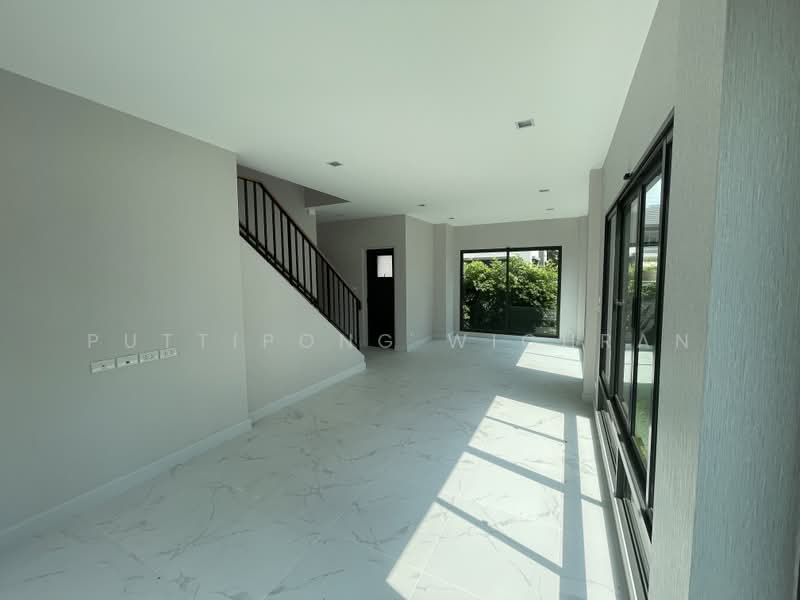 Venue ID Westgate, Nonthaburi, 72 Leabklnogbangsia, Bang Mae Nang, Bang Yai, Nonthaburi, 4 Bedrooms, 185 sqm, Semi-Detached House (Twin House) For Sale, by Puttipong Wichran, 500369469 - DDproperty.com
