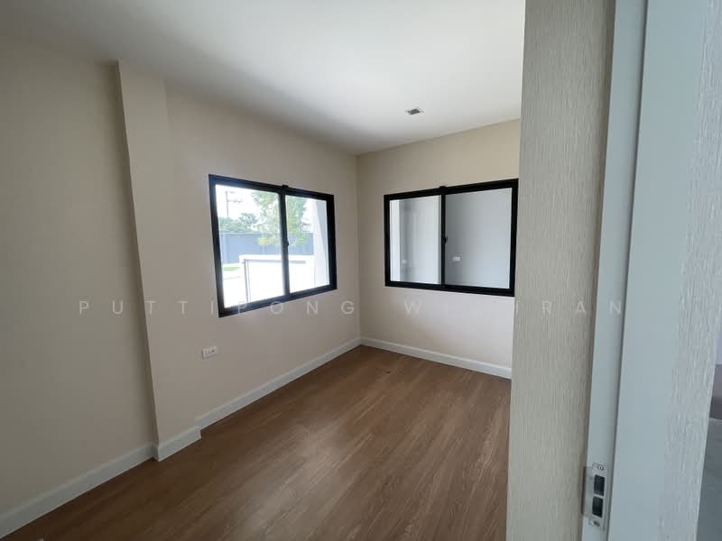 Venue ID Westgate, Nonthaburi, 72 Leabklnogbangsia, Bang Mae Nang, Bang Yai, Nonthaburi, 4 Bedrooms, 185 sqm, Semi-Detached House (Twin House) For Sale, by Puttipong Wichran, 500369469 - DDproperty.com