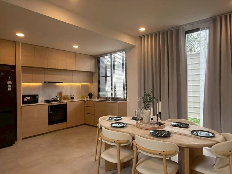 Modern Townhome for rent in Sukhumvit 105 bearing ( SPSEVE2006 ), Bangkok, ซอยแบริ่ง 39, Bang Na Tai, Bang Na, Bangkok, 3 Bedrooms, 275 sqm, Townhouse For Rent, by Khun Eve, 500369489 - DDproperty.com