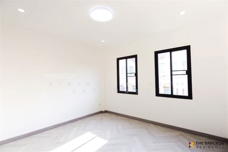 Townhouse Area Ladprao, Bangkok, อินทราภรณ์, Phlapphla, Wang Thonglang, Bangkok, 4 Bedrooms, 200 sqm, Townhouse For Sale, by Sirirut Havee Akehurst, 500369537 - DDproperty.com