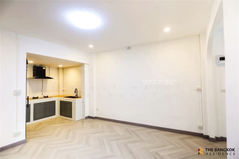 Townhouse Area Ladprao, Bangkok, อินทราภรณ์, Phlapphla, Wang Thonglang, Bangkok, 4 Bedrooms, 200 sqm, Townhouse For Sale, by Sirirut Havee Akehurst, 500369537 - DDproperty.com