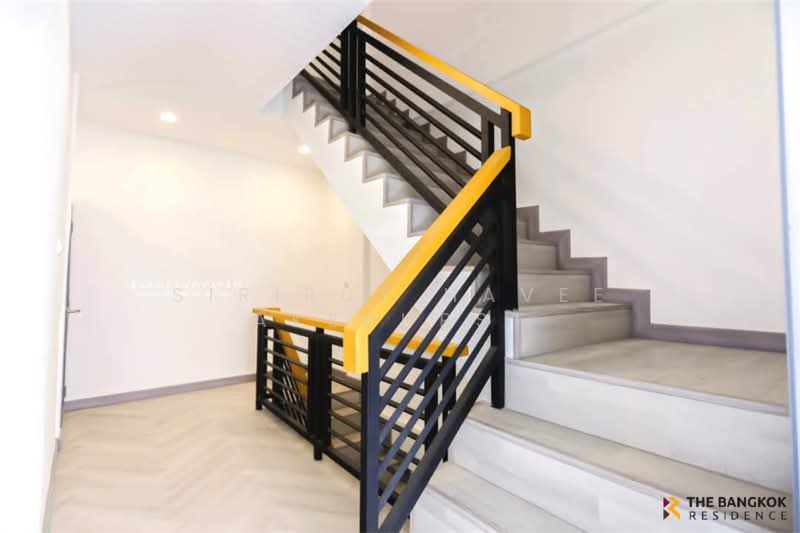 Townhouse Area Ladprao, กรุงเทพ, อินทราภรณ์, พลับพลา, วังทองหลาง, กรุงเทพ, 200 ตร.ม., ทาวน์เฮ้าส์ ขาย, โดย Sirirut Havee Akehurst, 500369537 - DDproperty.com