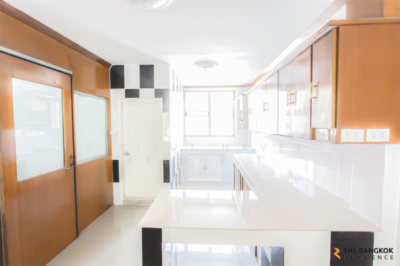 Shophouse Area Bang Kapi, Bangkok, เสรีไทย, Khlong Kum, Bueng Kum, Bangkok, 4 Bedrooms, 200 sqm, Townhouse For Sale, by Sirirut Havee Akehurst, 500369700 - DDproperty.com