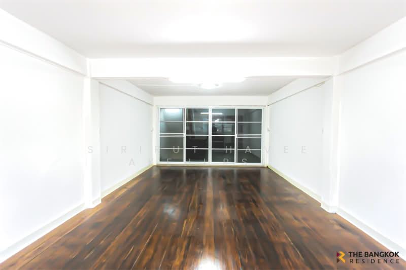 Shophouse Area Bang Kapi, Bangkok, เสรีไทย, Khlong Kum, Bueng Kum, Bangkok, 4 Bedrooms, 200 sqm, Townhouse For Sale, by Sirirut Havee Akehurst, 500369700 - DDproperty.com
