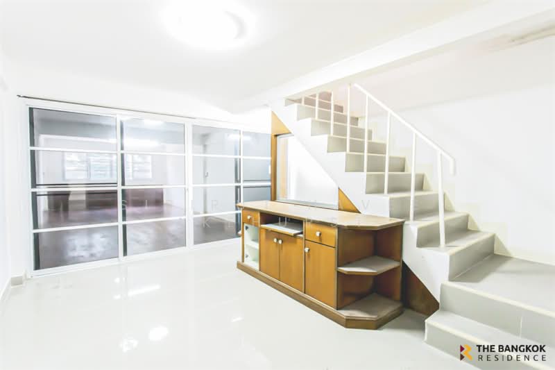 Shophouse Area Bang Kapi, กรุงเทพ, เสรีไทย, คลองกุ่ม, บึงกุ่ม, กรุงเทพ, 200 ตร.ม., ทาวน์เฮ้าส์ ขาย, โดย Sirirut Havee Akehurst, 500369700 - DDproperty.com