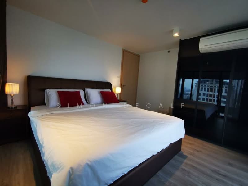 The Lofts Silom, Bangkok, Pramuan Road, Silom, Bang Rak, Bangkok, 2 Bedrooms, 70 sqm, Condo For Sale, by Simon Decalf, 500369708 - DDproperty.com