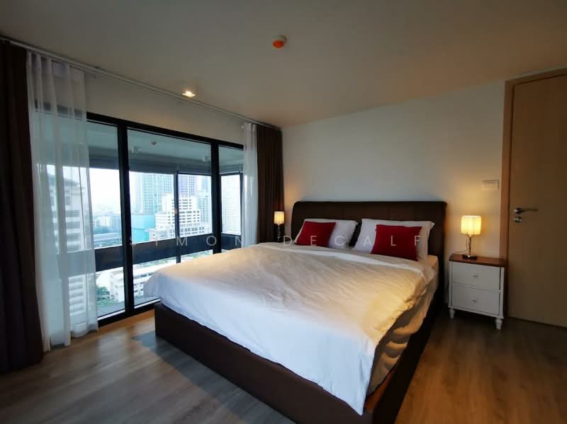 The Lofts Silom, Bangkok, Pramuan Road, Silom, Bang Rak, Bangkok, 2 Bedrooms, 70 sqm, Condo For Sale, by Simon Decalf, 500369708 - DDproperty.com