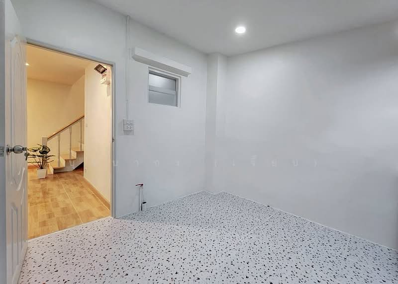 Budsarin Wongwaen-Rattanathibet, Nonthaburi, Ban Kluai-Sai Noi Road, Phimonrat, Bang Bua Thong, Nonthaburi, 4 Bedrooms, 110 sqm, Townhouse For Sale, by บุษบากร (เจี๊ยบ), 500369715 - DDproperty.com