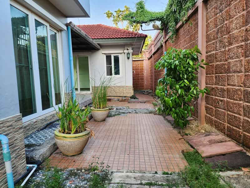 Laddarom Chaiyaphruk-Chaengwattana, Nonthaburi, Chaiyapruek Road, Khlong Phra Udom, Pak Kret, Nonthaburi, 3 Bedrooms, 220 sqm, Single Detached House For Rent, by NR AGENT, 500369785 - DDproperty.com