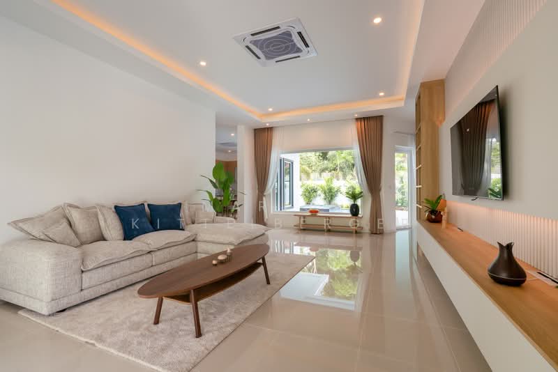 The Flow by Sabai Home, Chon Buri (Pattaya), Poong, Bang Lamung (Pattaya), Chon Buri (Pattaya), 3 Bedrooms, 209 sqm, Single Detached House For Sale, by Marisa Kittelberger, 500369827 - Living Room - DDproperty.com