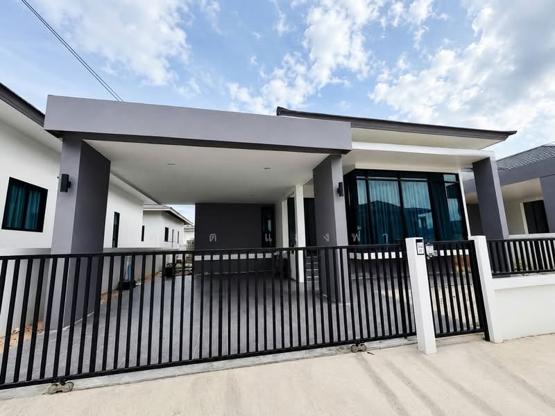 ให้เช่าบ้านเดี่ยว ม.เดอะวิลเลจ8 นิคมพัฒนา ระยอง, Rayong, Nikhom Pattana, Nikhom Pattana, Rayong, 2 Bedrooms, 150 sqm, Single Detached House For Rent, by Dusit Saengfa, 500369831 - DDproperty.com