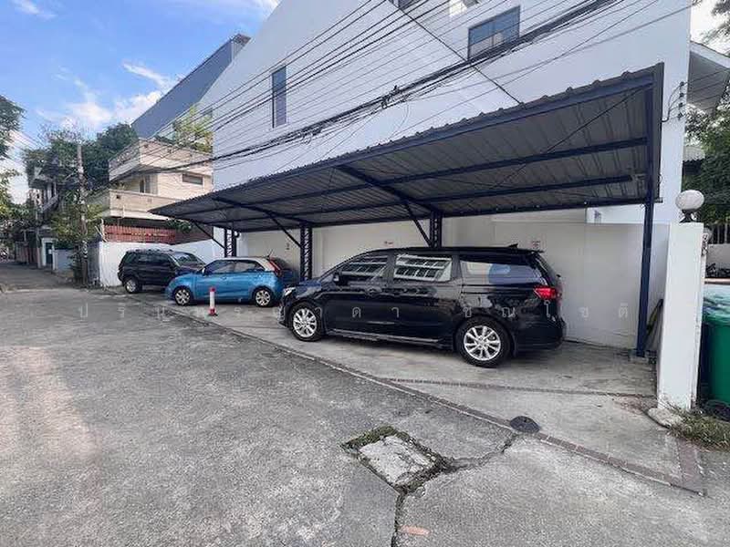 Townhouse Thonglor, Bangkok, sukhumvit 49, Khlong Tan Nua, Watthana, Bangkok, 4 Bedrooms, 230 sqm, Townhouse For Rent, by ปรินทร์ญาดา ชิณโชติ, 500369835 - DDproperty.com