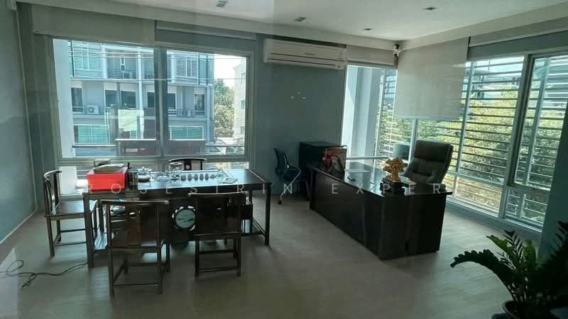 B-Square Rama 9 - Mengjai, Bangkok, Soi Sahakanpramoon, Wang Thonglang, Bangkok, 3 Bedrooms, 400 sqm, Townhouse For Rent, by Rosesirin Expert, 500369861 - DDproperty.com